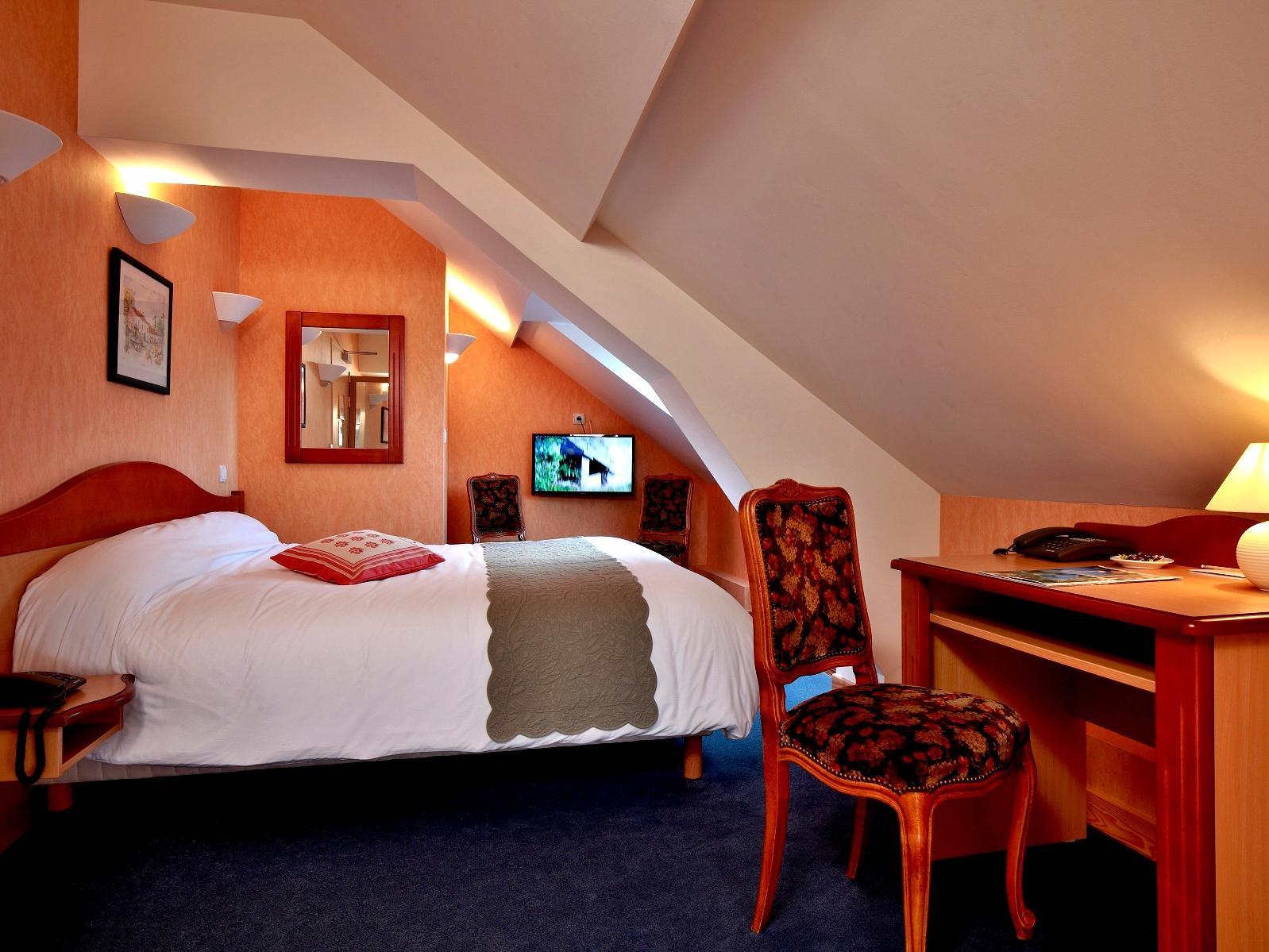 Logis Hotel & Restaurant Des Lacs Celles-sur-Plaine Exteriér fotografie