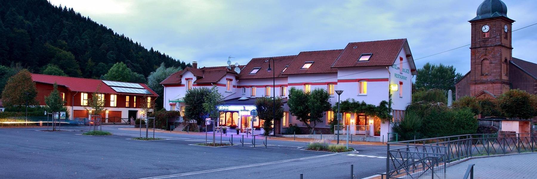 Logis Hotel & Restaurant Des Lacs Celles-sur-Plaine Exteriér fotografie