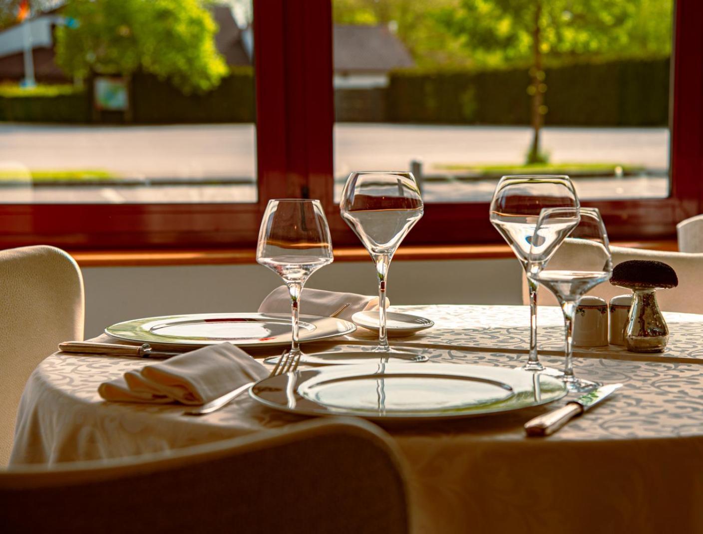 Logis Hotel & Restaurant Des Lacs Celles-sur-Plaine Exteriér fotografie